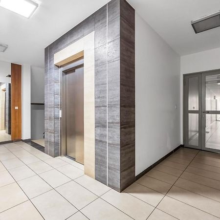 Spacious 2 Bedroom Ac Dalanowska 46 وارسو المظهر الخارجي الصورة